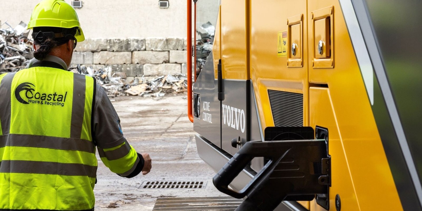 Volvo CE e parceiros anunciam novas soluções de carregamento móvel para equipamentos elétricos