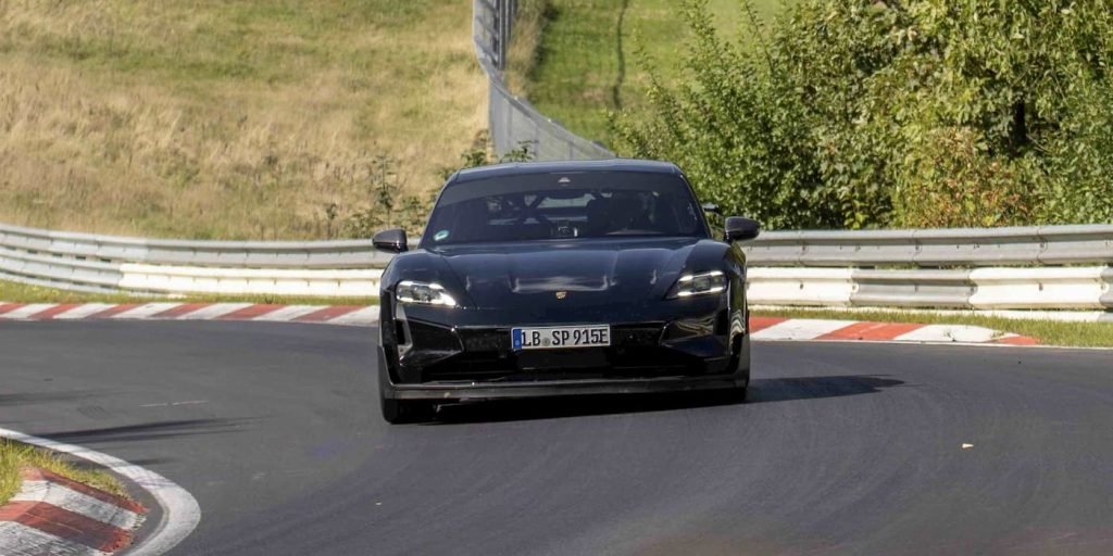Novo-Porsche-Taycan-Tesla