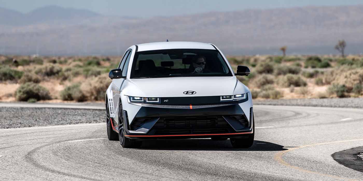 Hyundai-Lamborghini-Porsche-corrida
