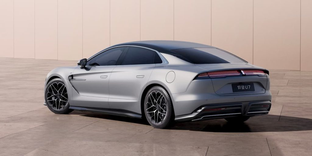 BYD-Yangwang-U7-vazou