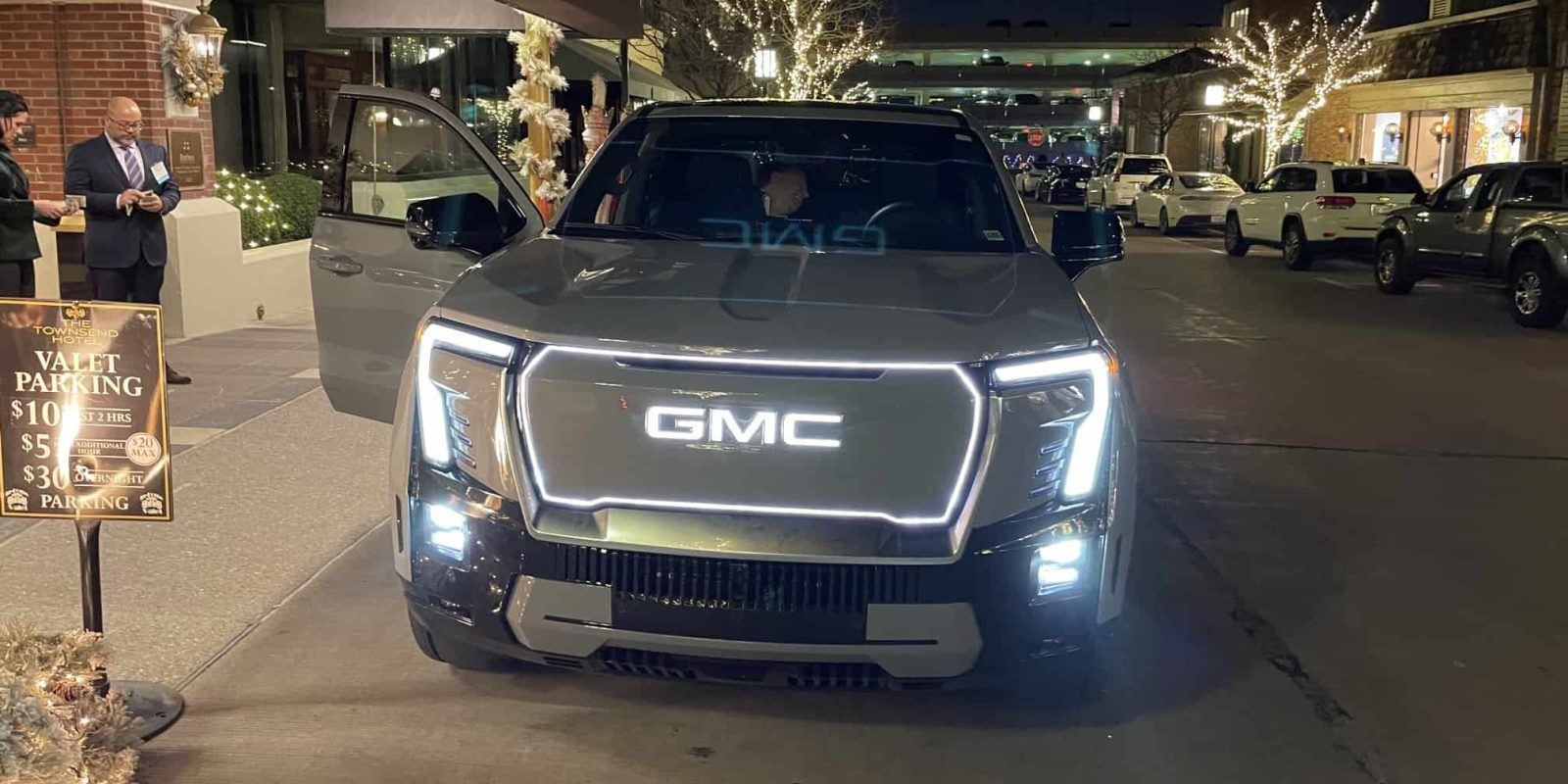 GMC-sierra-ev-denali