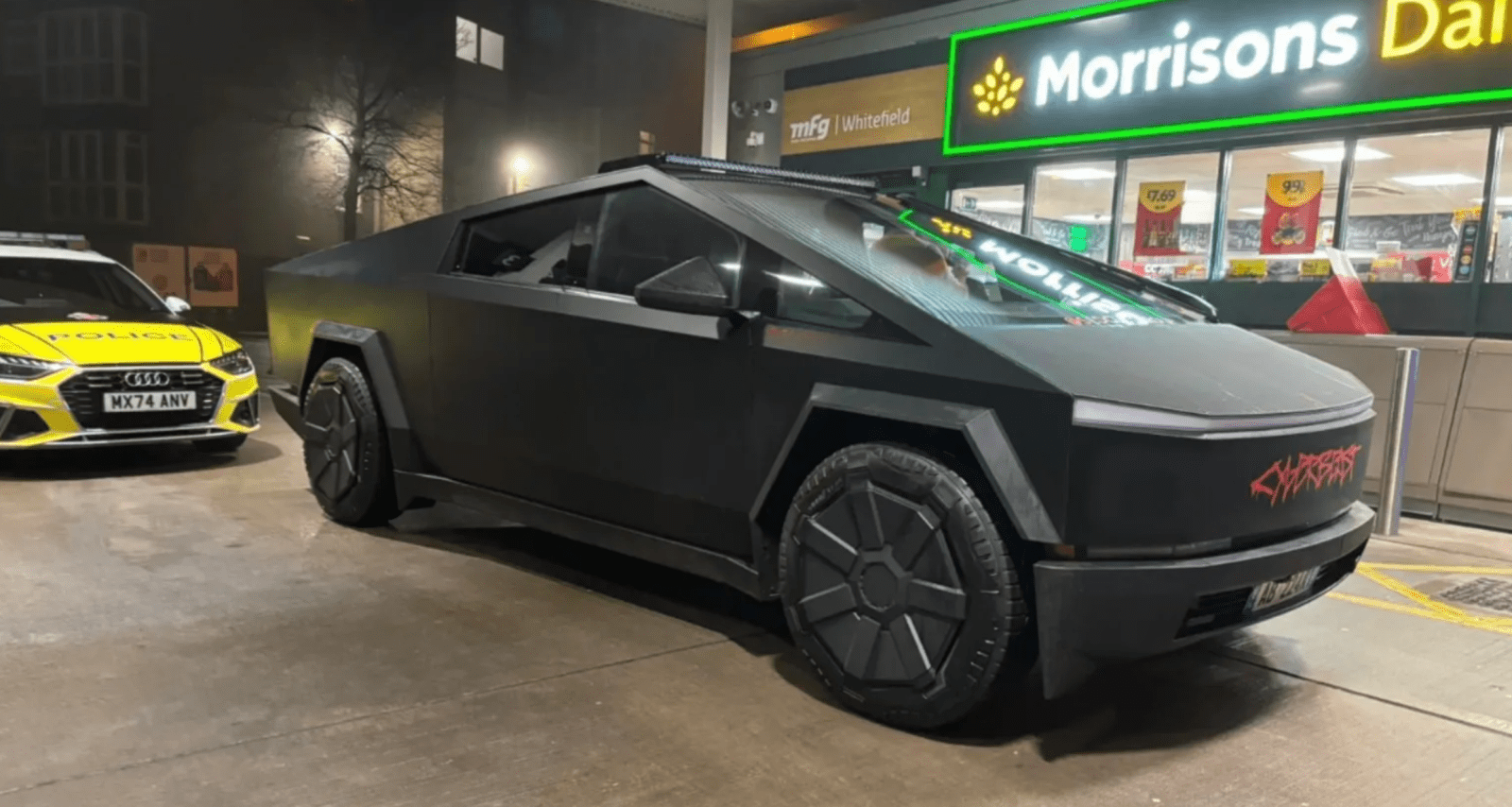 Tesla Cybertruck apreendido no Reino Unido