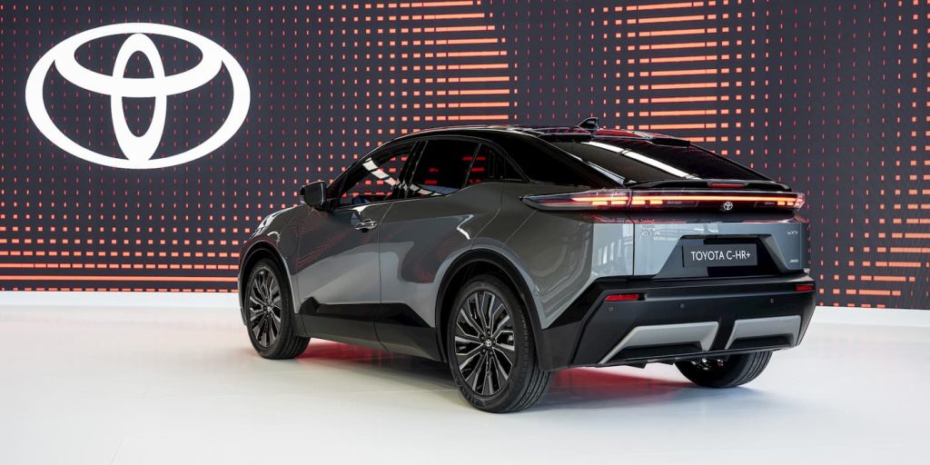 TOYOTA-C-HR+-EV