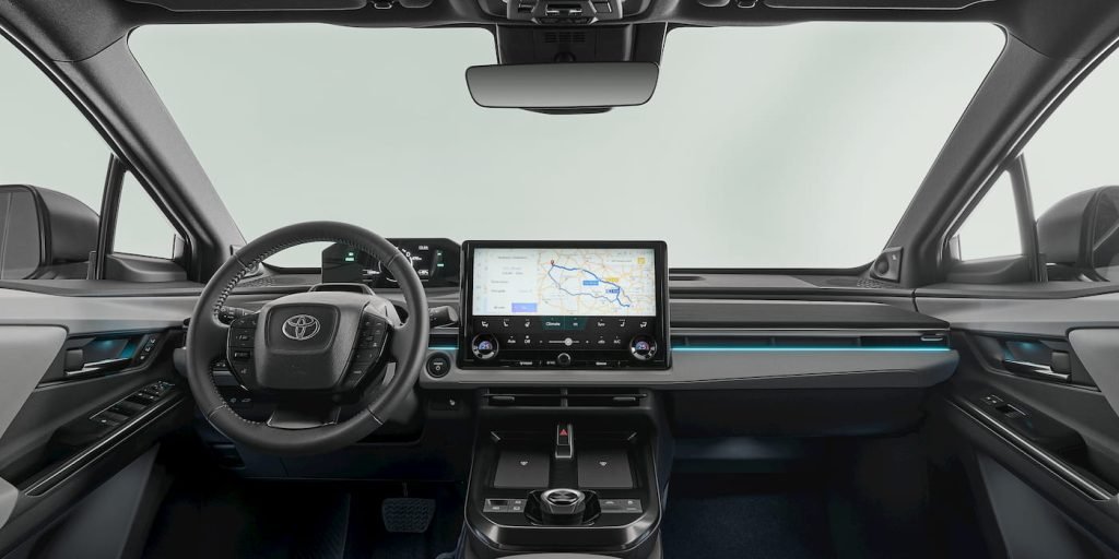 TOYOTA-C-HR+-EV