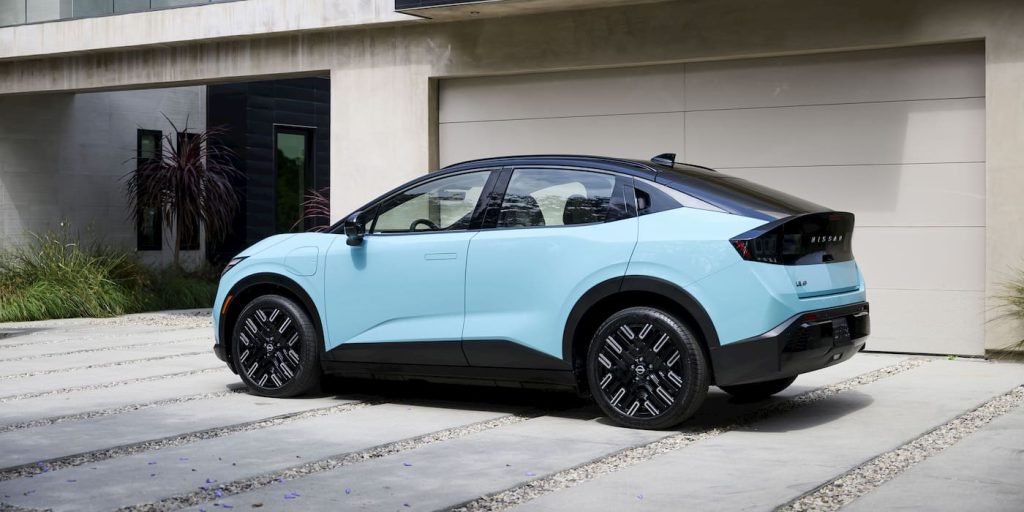 Nissan-Leaf-EV-Production